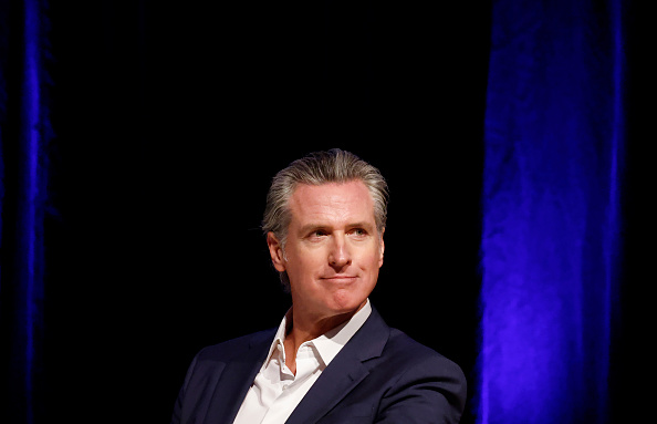 Quem é Gavin Newsom, o governador da Califórnia que bate de frente com Trump