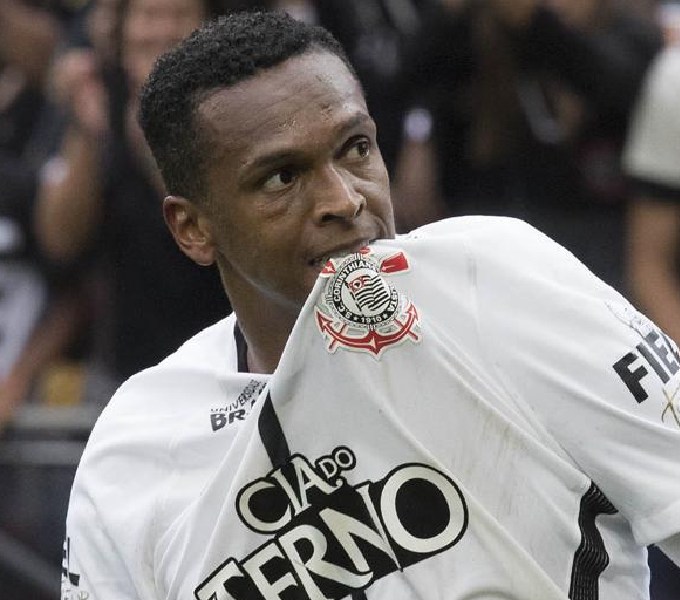 Ex-jogador Jô é preso pela quinta vez por dívida de pensão alimentícia