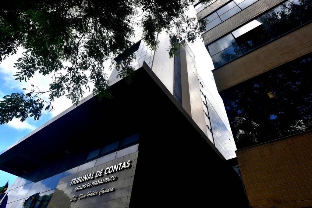 Agências locais alertaram governo de PE antes de TCE suspender licitação