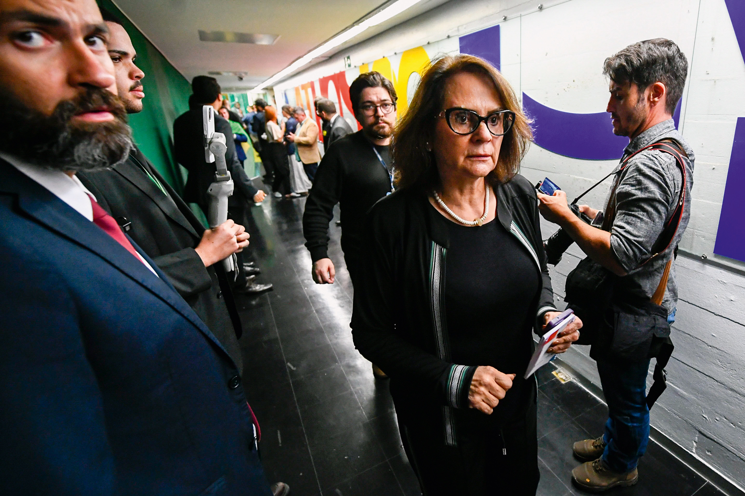 Damares quer vistoriar sala de Estado onde Bolsonaro está preso na PF