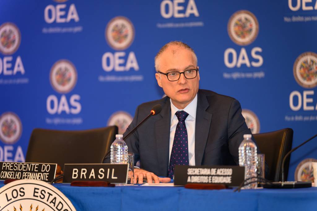 Após Brasil abrir mão de candidatura, mexicano é eleito para cargo na OEA