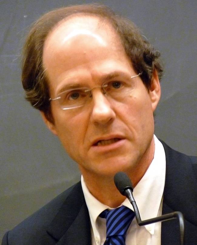 Cass_Sunstein_in_2008_(3x4_cropped) cass-sunstein