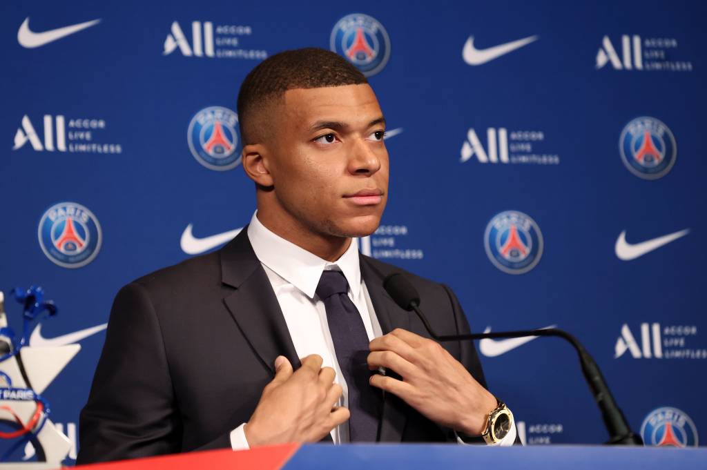 Reencontro marcado: como foi a conturbada saída de Mbappé do PSG para o Real Madrid?