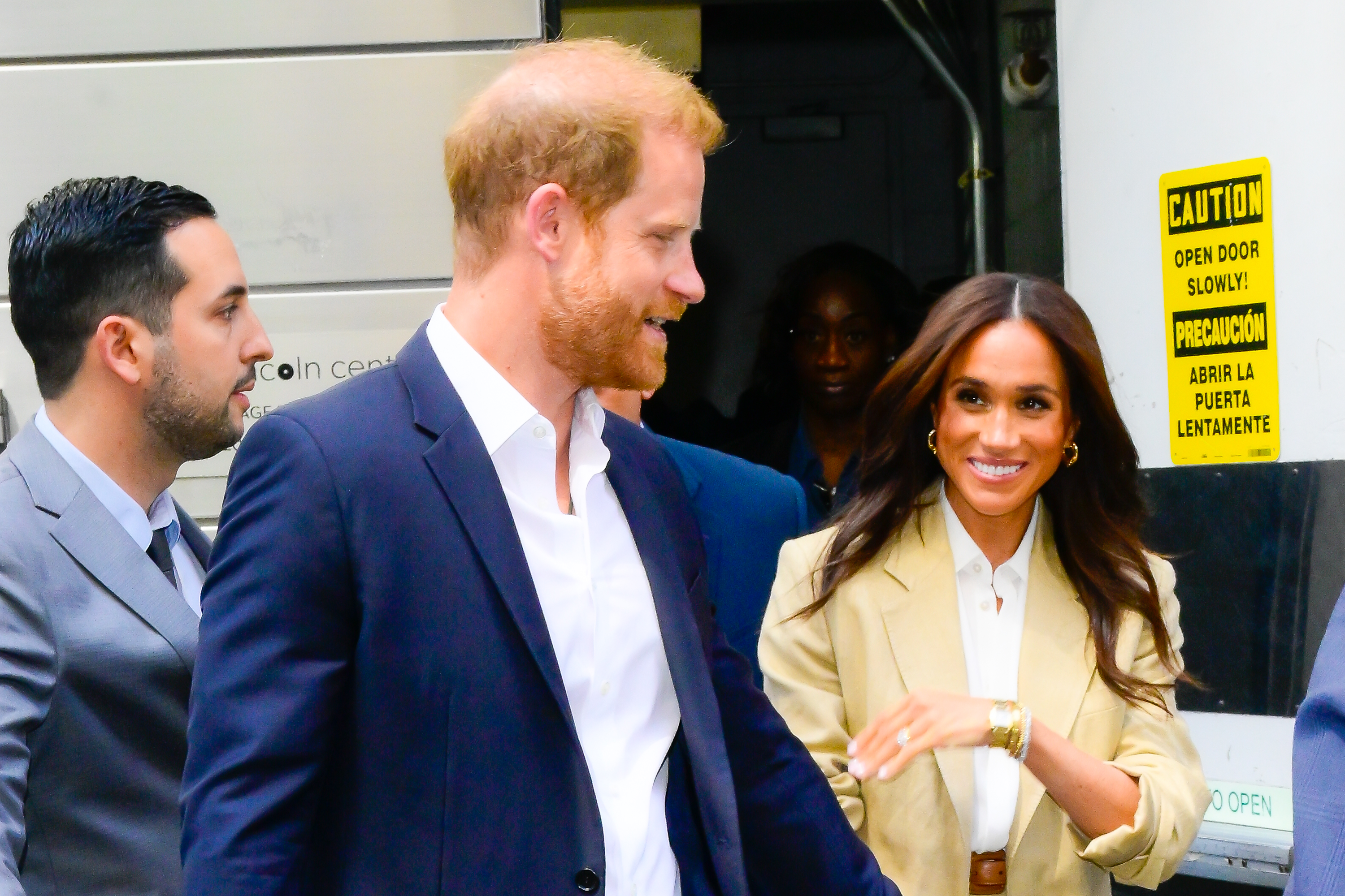 Príncipe Harry vai a Londres sem a família por falta de proteção oficial
