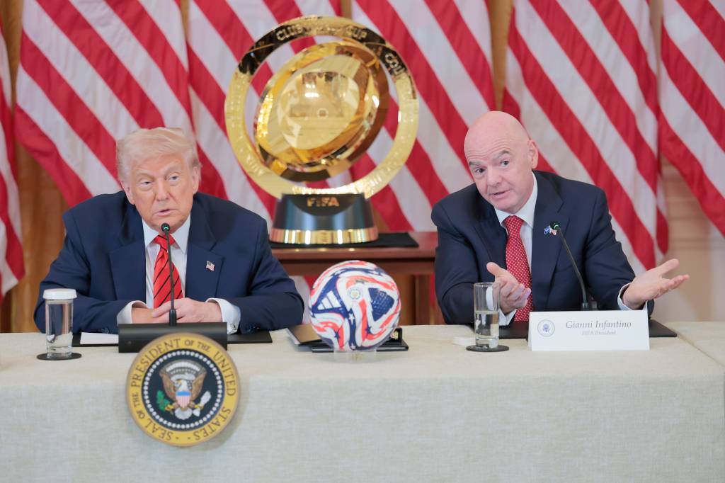 A relação próxima de Gianni Infantino, presidente da Fifa, e Trump