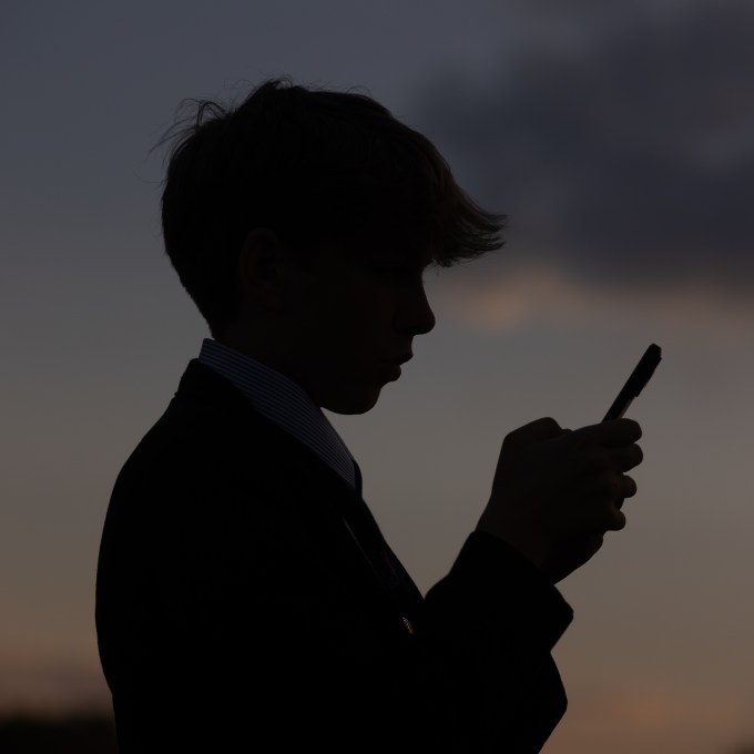 Violência digital contra crianças dispara em julho