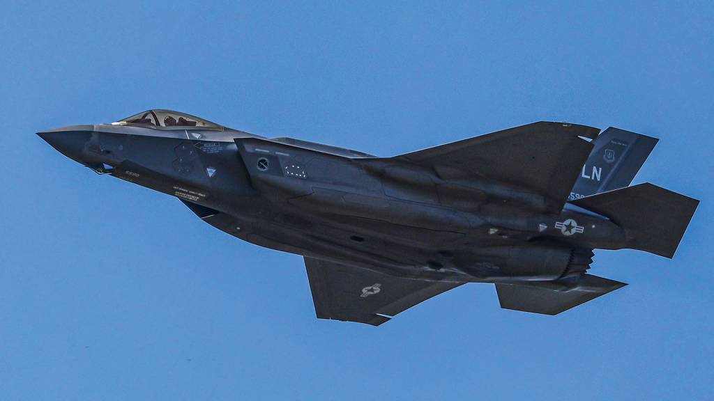 Prontos para a guerra: a corrida global por armas bate recorde