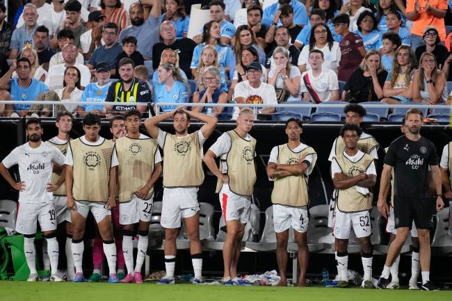 City players looks the last moment of match during the FIFA Club World Cup 2025 round of 16 match between Manchester City and Al-Hilal at Camping World Stadium on June 30, 2025 in Orlando, United States. (Photo by Jose Breton/Pics Action/NurPhoto via Getty Images)