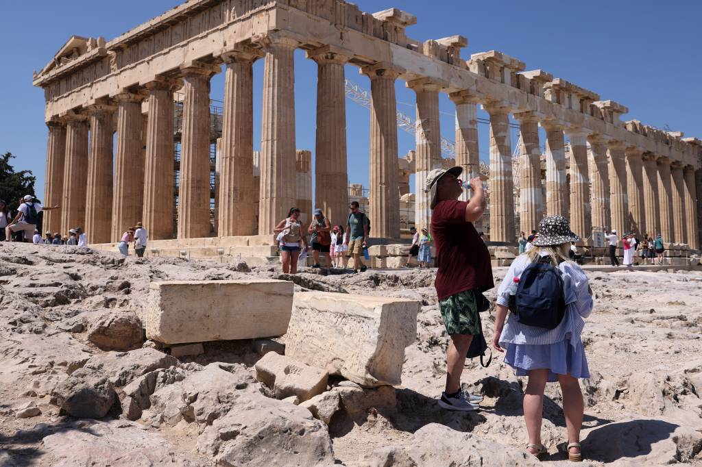 Acrópole de Atenas fecha em meio a nova onda de calor na Grécia