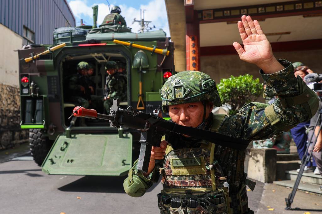 Taiwan realiza maior exercício de defesa contra possível invasão da China