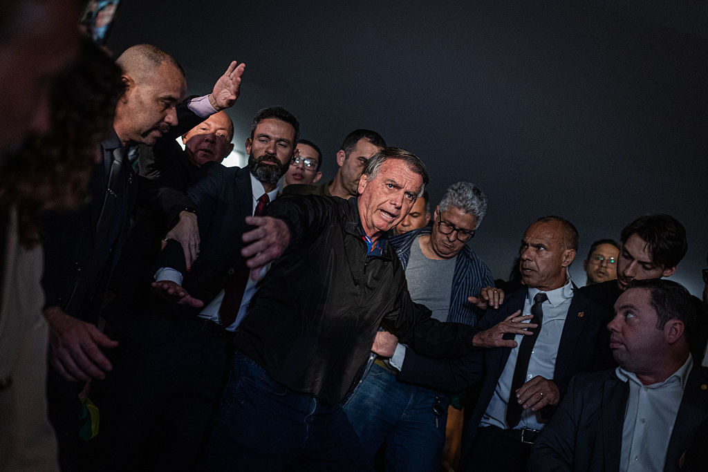 O silêncio dos caciques do Centrão enquanto Bolsonaro está ‘por um fio’