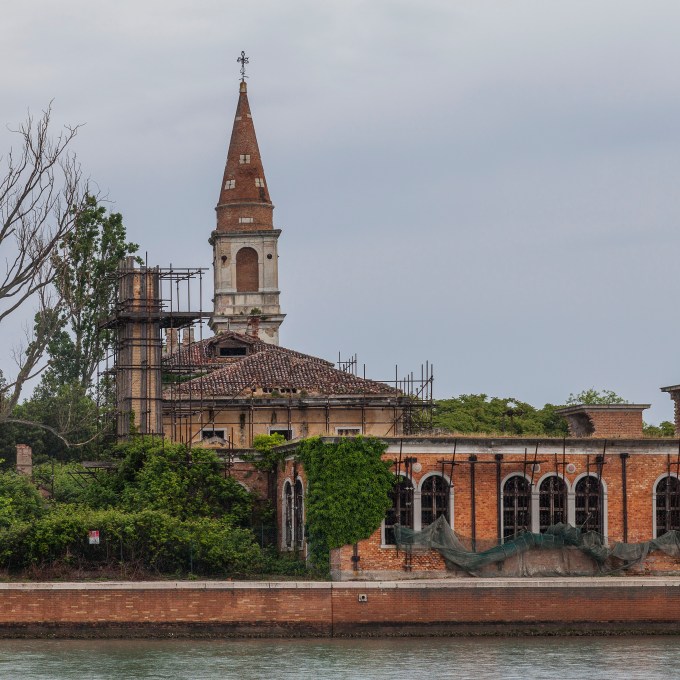 Moradores pretendem transformar ilha ‘assombrada’ de Veneza em refúgio sem turistas