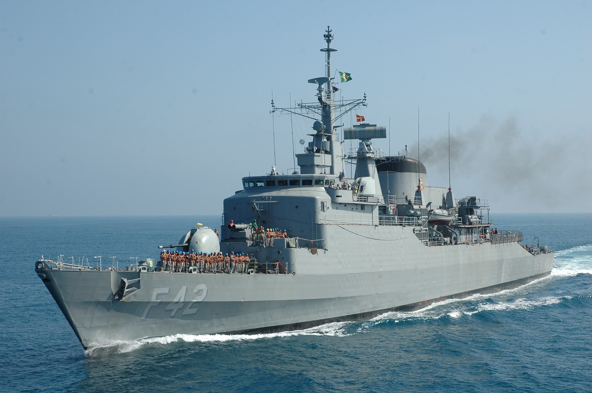 Justiça militar condena suboficial da Marinha por assédio a cabo trans