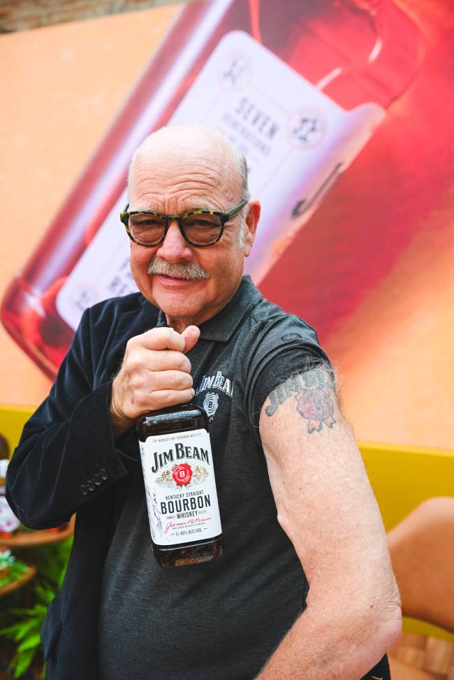 jimbeam0190 Fred Noe: Rótulo original tatuado no braço