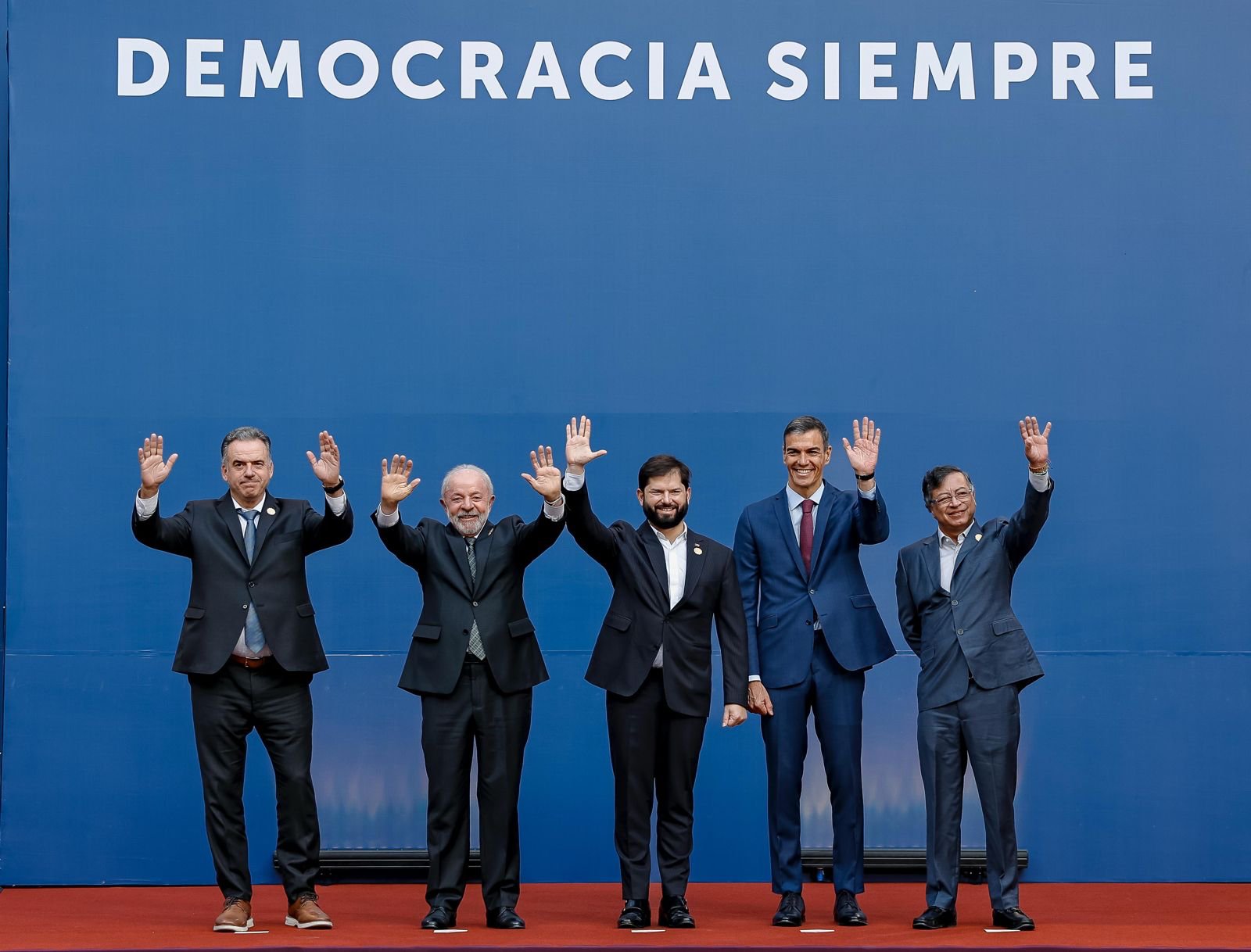 Brasil, Chile, Espanha, Uruguai e Colômbia fazem manifesto pela democracia