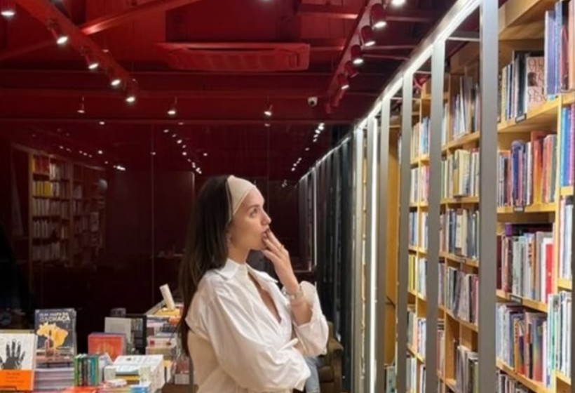 Rafa Kalimann choca por valor gasto com livros decorativos