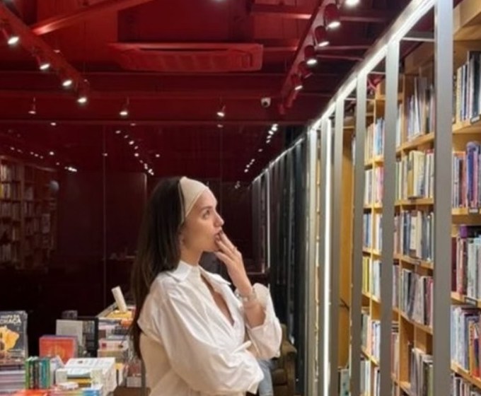 Rafa Kalimann choca por valor gasto com livros decorativos