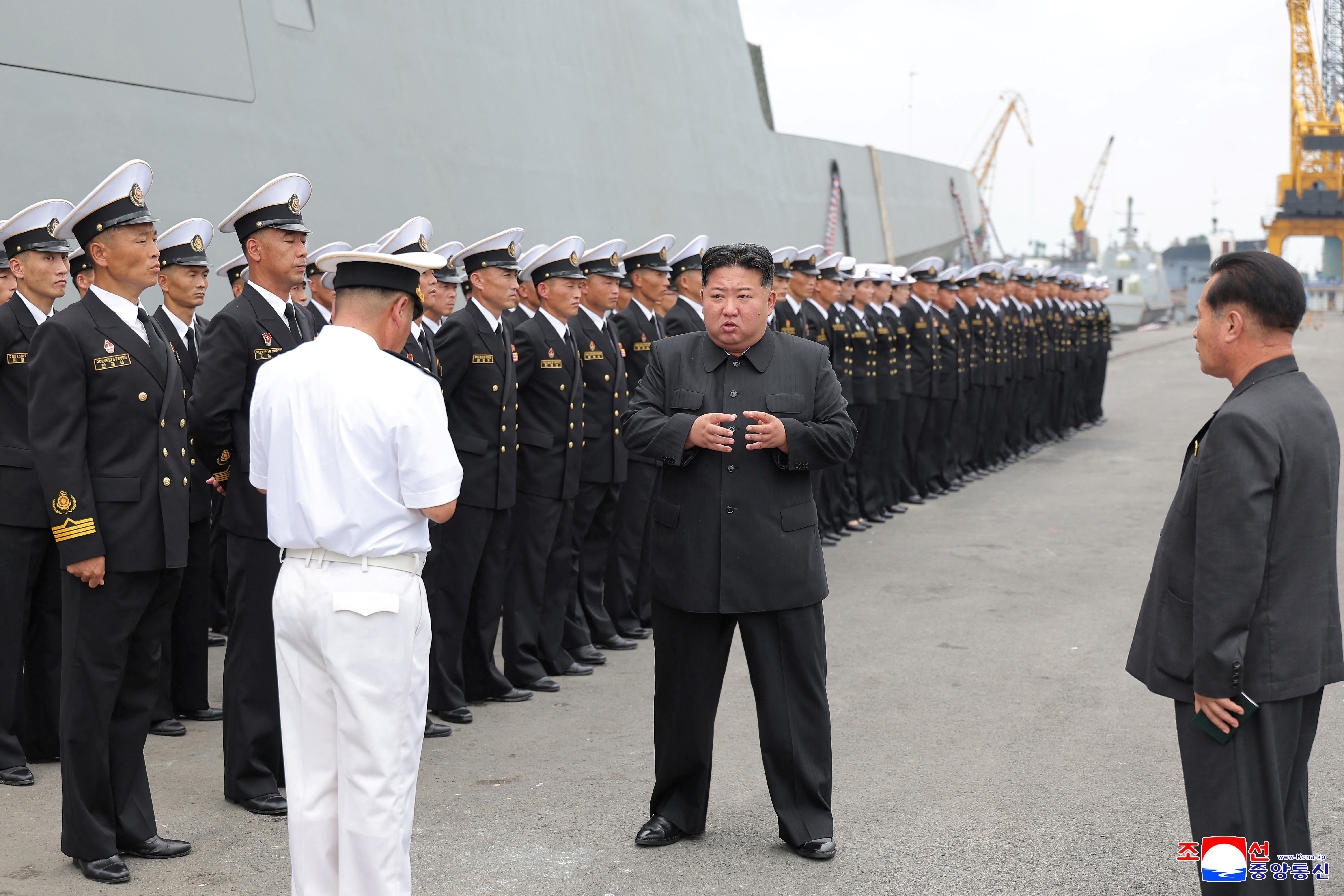 Kim Jong-un pede expansão acelerada das capacidades nucleares da Coreia do Norte