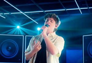 Thomas Berberian cantando no reality show