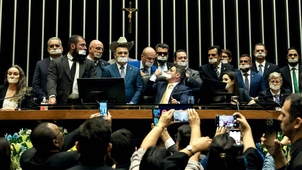 Como a tornezeleira em Marcos do Val ajuda o bolsonarismo na Câmara