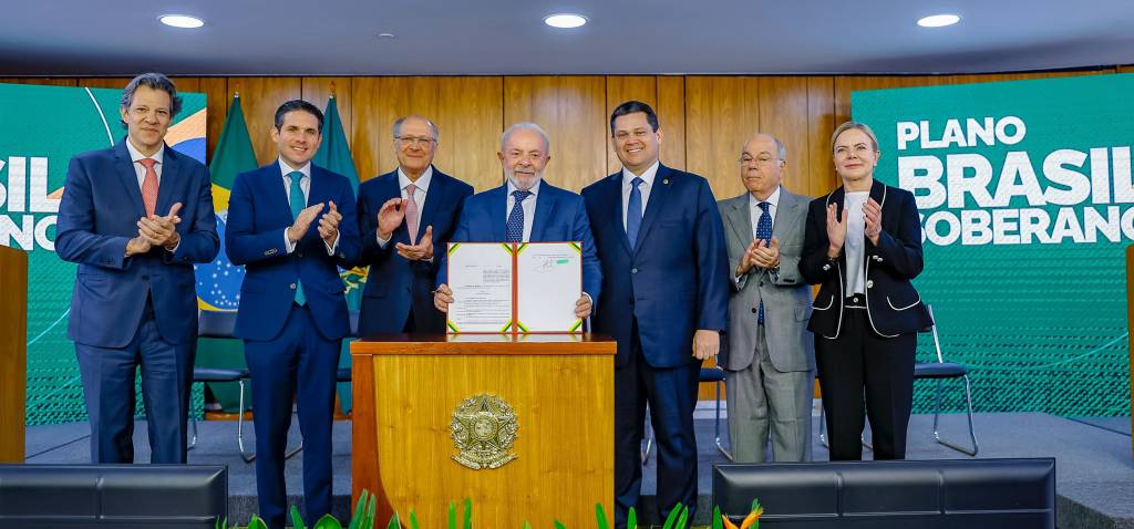 Haddad aciona Motta e Alcolumbre contra possível manobra com MP do IOF