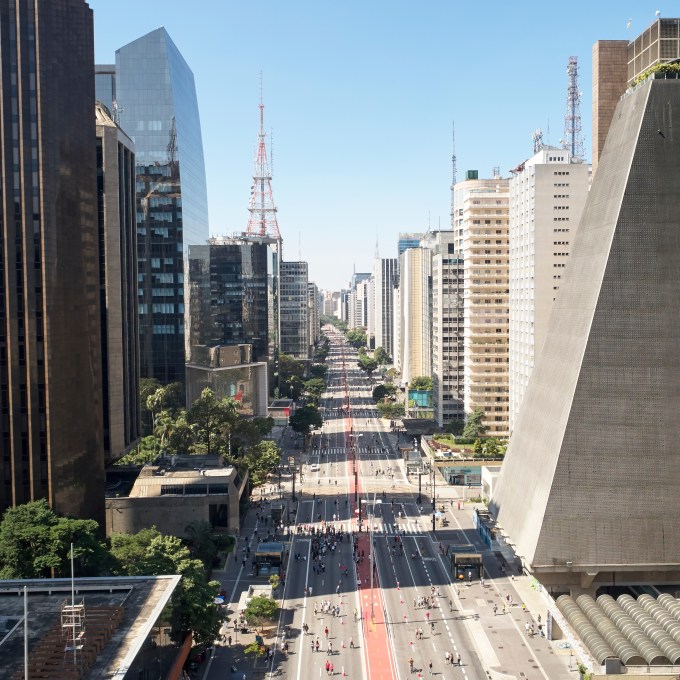 Alerta em SP, chuva no Rio: quais as chances do ano novo debaixo d’água?