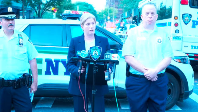Ataque a tiros em Nova York é comentado por polícia em coletiva de imprensa