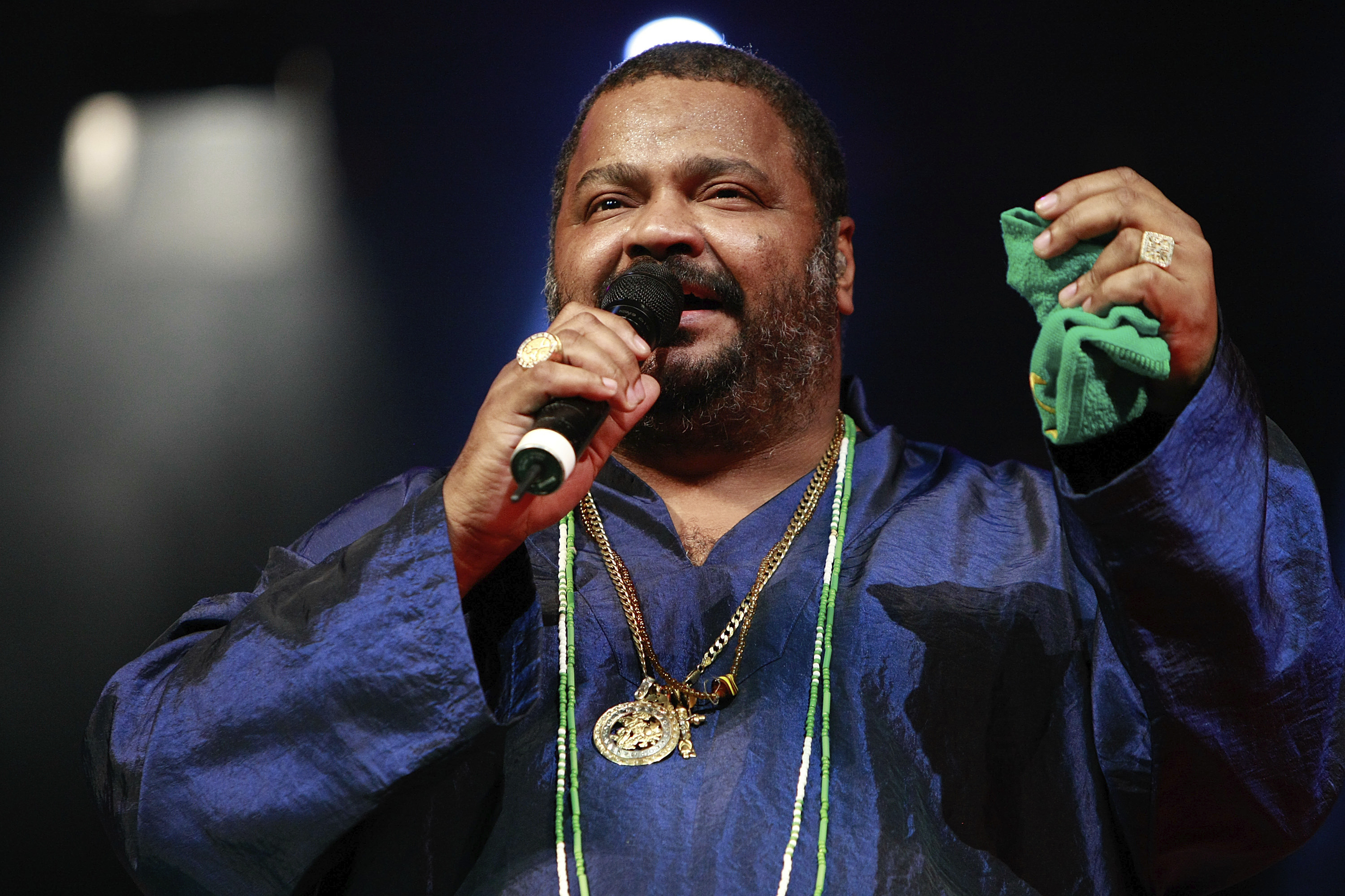 Herdeiros de Arlindo Cruz impõem condições para uso da imagem do cantor