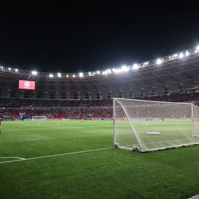 Internacional x Flamengo no Brasileirão: onde assistir, horário e escalações