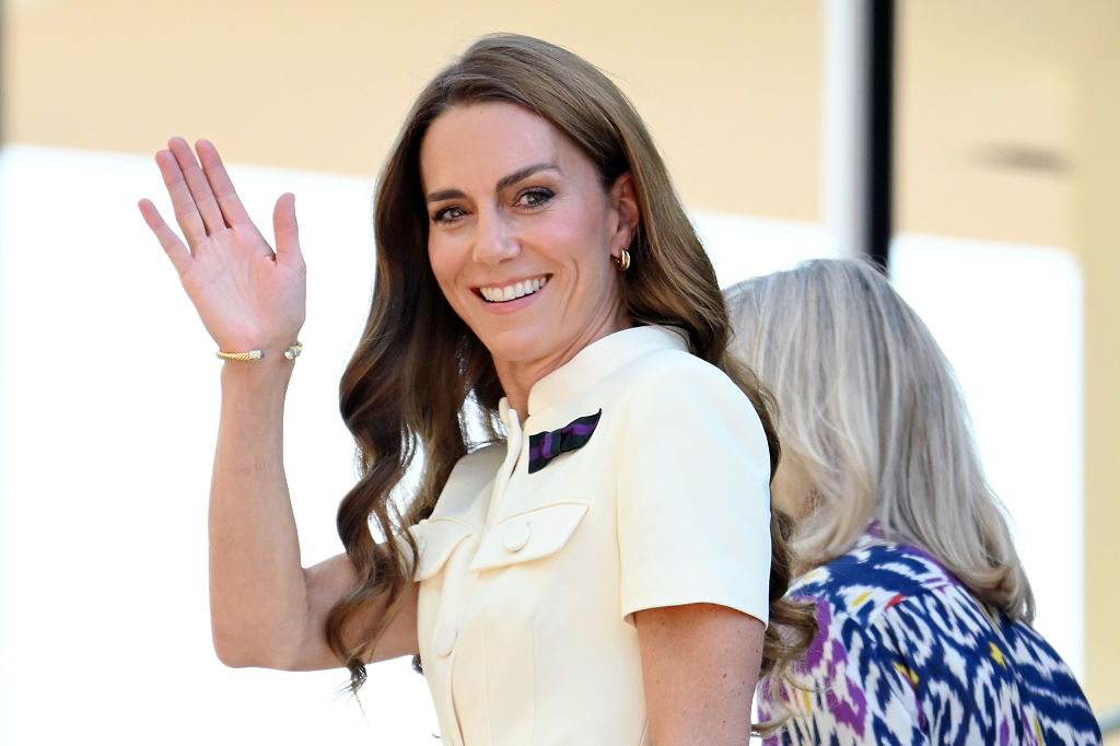 História de amor: o significado por trás do novo e deslumbrante conjunto de anéis de Kate Middleton