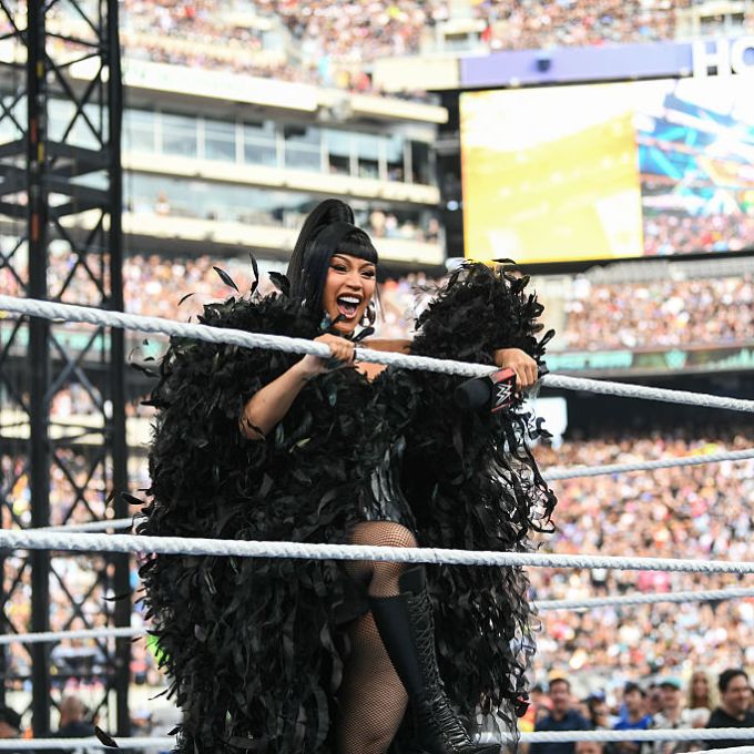 Tendência? A nova (e sombria) obsessão fashion de Cardi B.