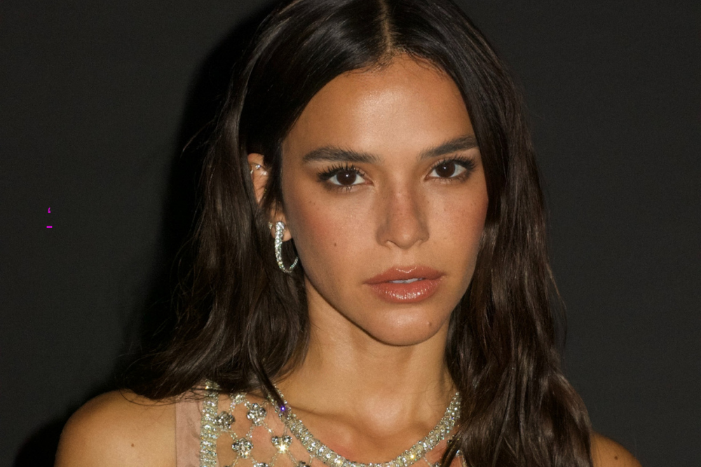Bruna Marquezine: glamour e sensualidade