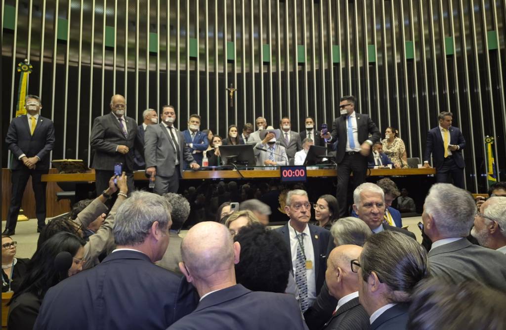 Câmara abre processo contra deputados bolsonaristas por motim no Plenário