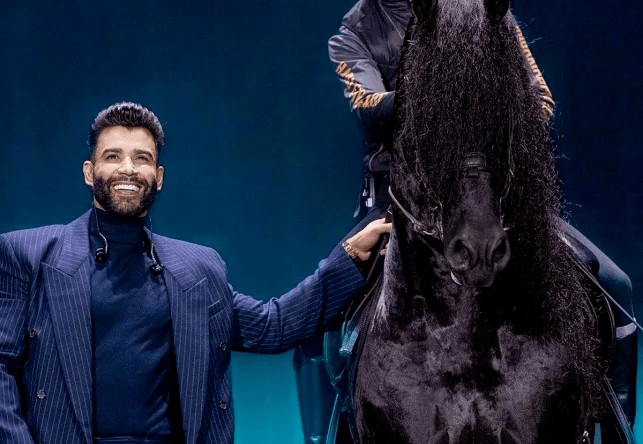 Gusttavo Lima leiloa cavalo que esteve em série da Netflix; saiba valor
