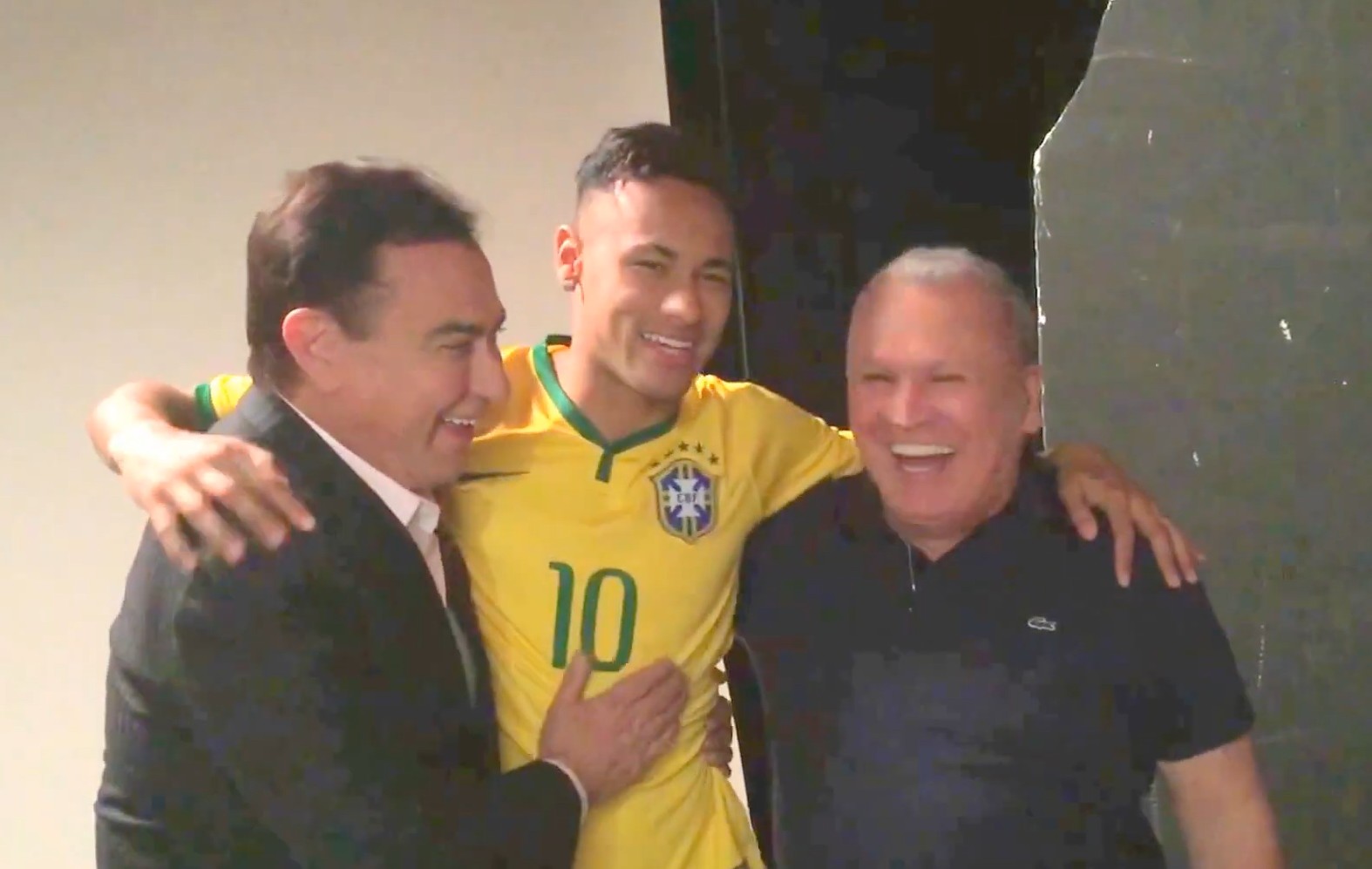 As celebridades que estrelaram campanhas de Sidney Oliveira, agora preso