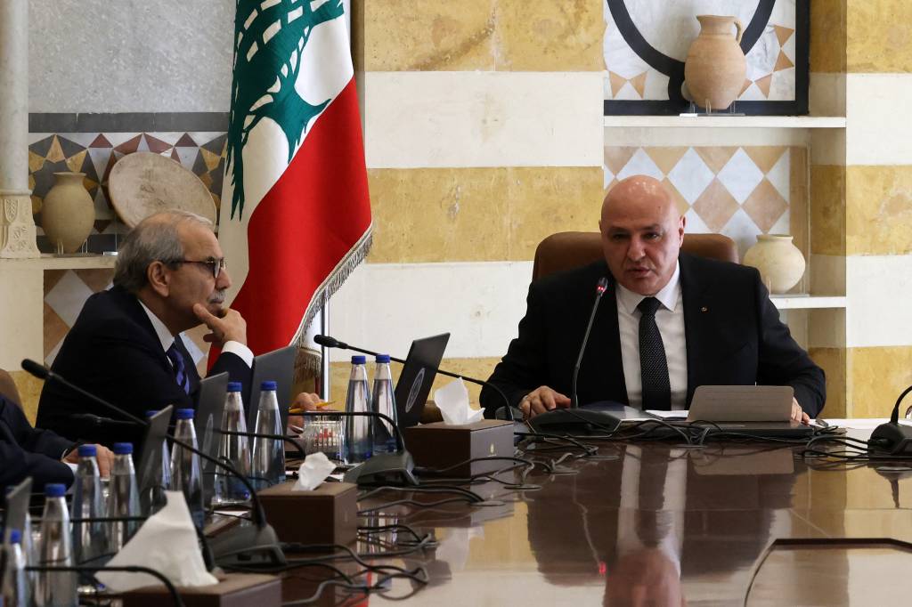 Sob pressão dos EUA, governo do Líbano apresenta plano para desarmar Hezbollah