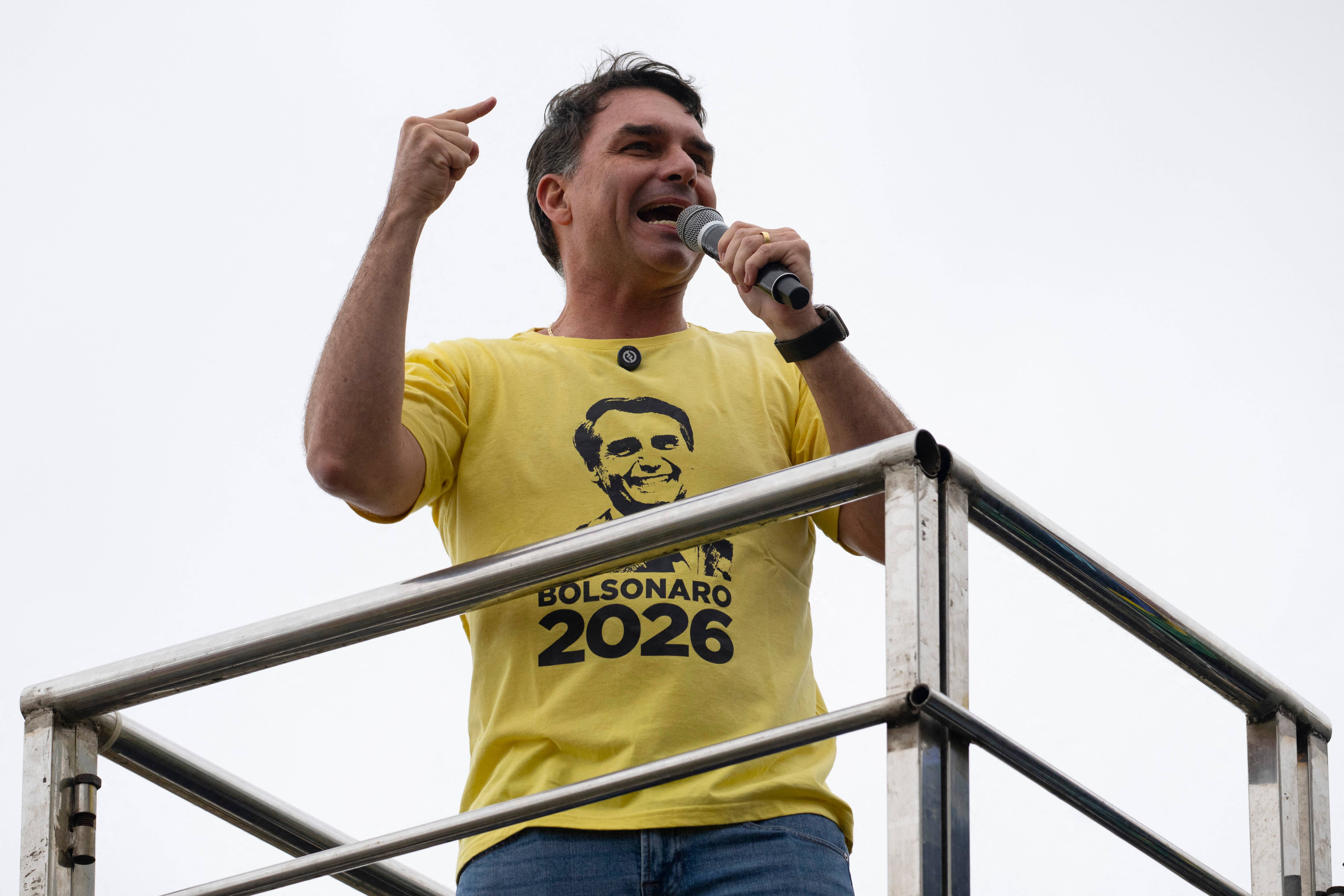 ‘Mais do que previsível’, diz líder do PT sobre Flávio Bolsonaro na disputa presidencial
