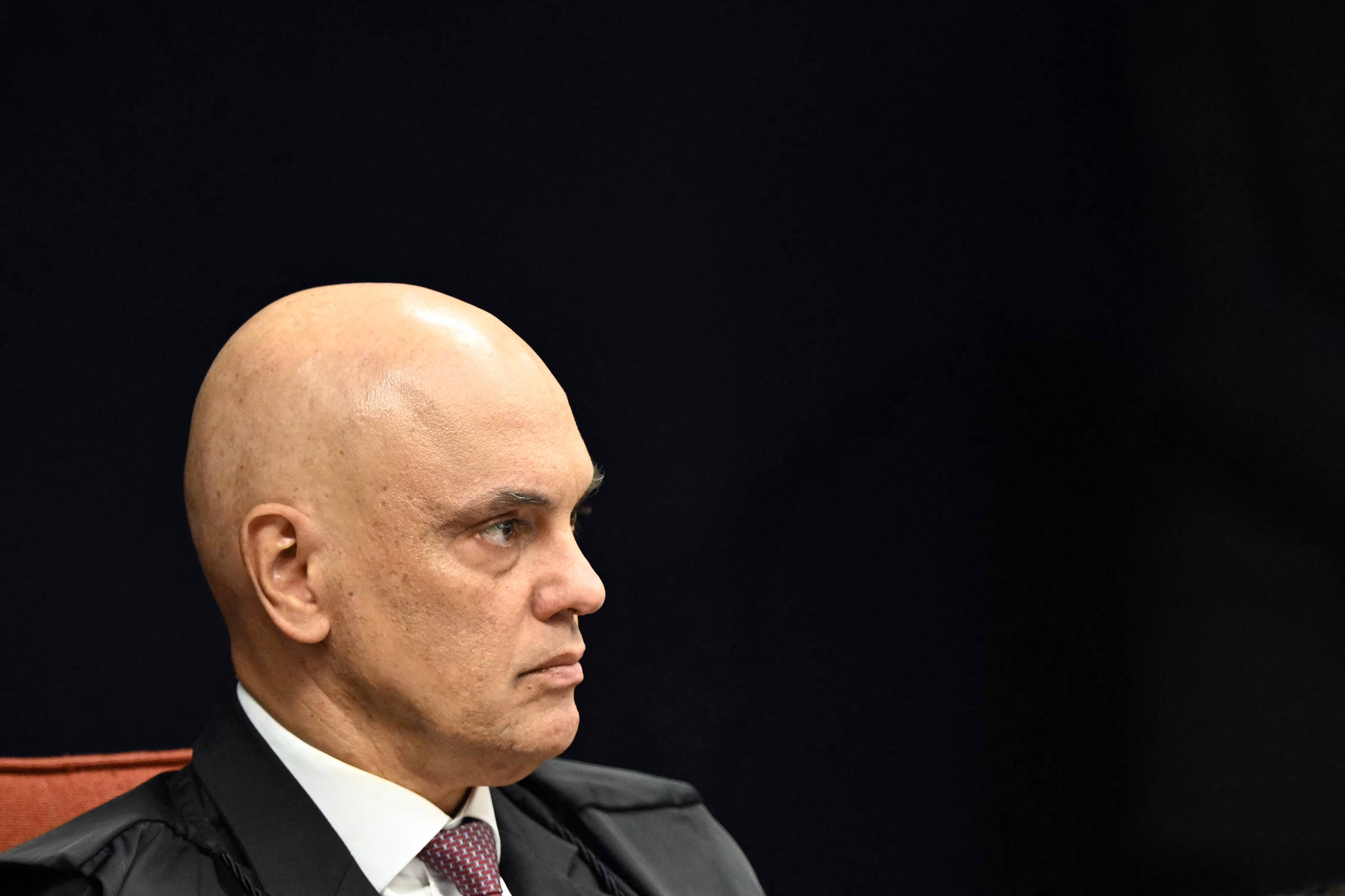 Moraes proíbe Assembleia Legislativa de soltar deputado preso