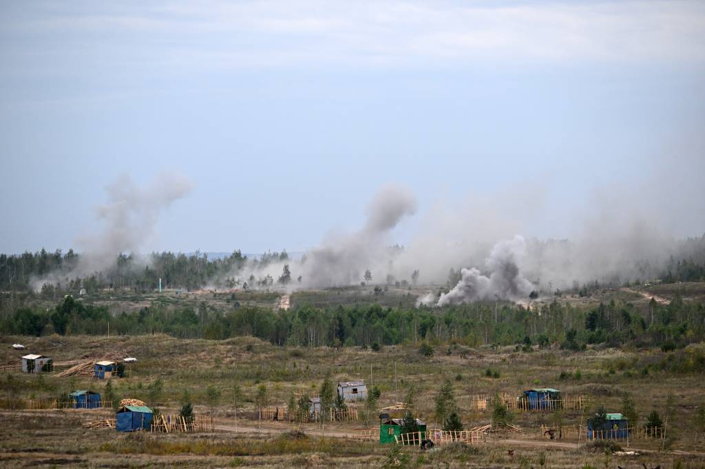 Rússia e Belarus ensaiam uso de armas nucleares durante exercício militar conjunto