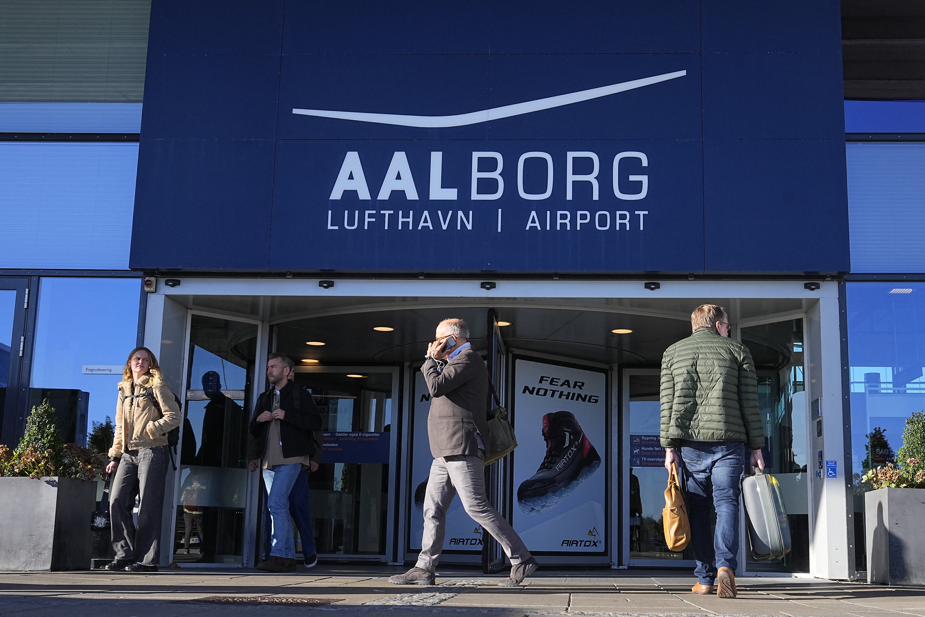 Nova incursão de drones força fechamento de aeroportos na Dinamarca, que acusa Rússia