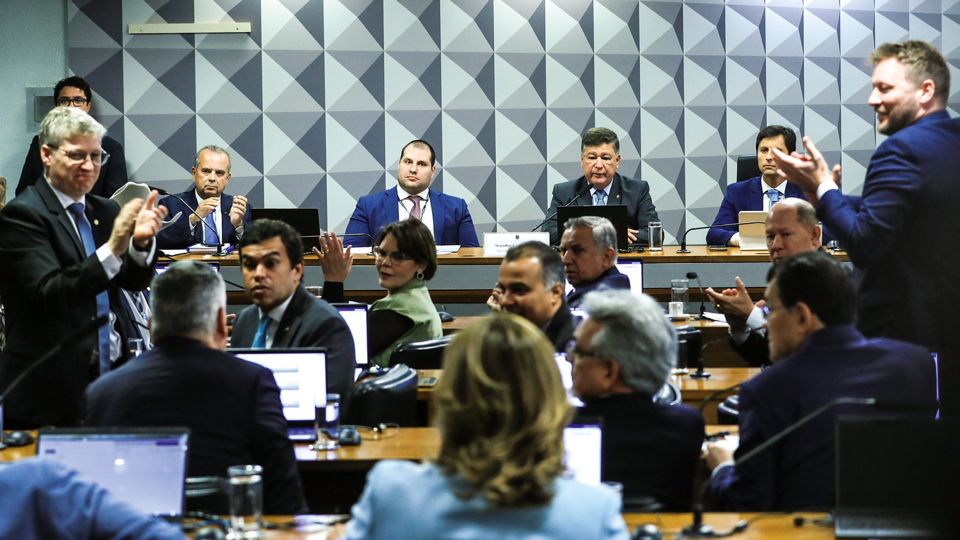 CONSTRANGIMENTO - CPMI: parlamentares querem convocar homem de confian&ccedil;a do presidente do Senado para depor