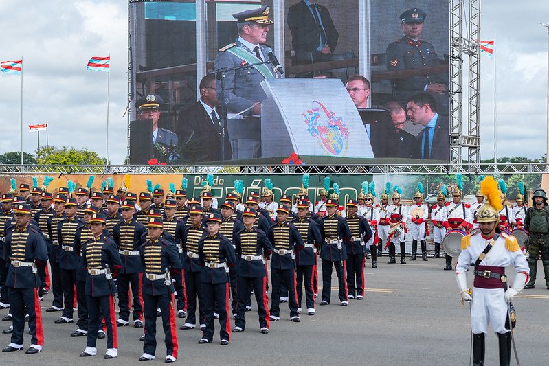 Envolvimento político minou imagem do Exército com os brasileiros, diz pesquisa