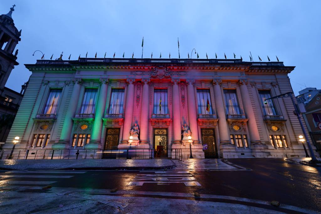 Onde é feriado neste sábado, 20 de setembro?