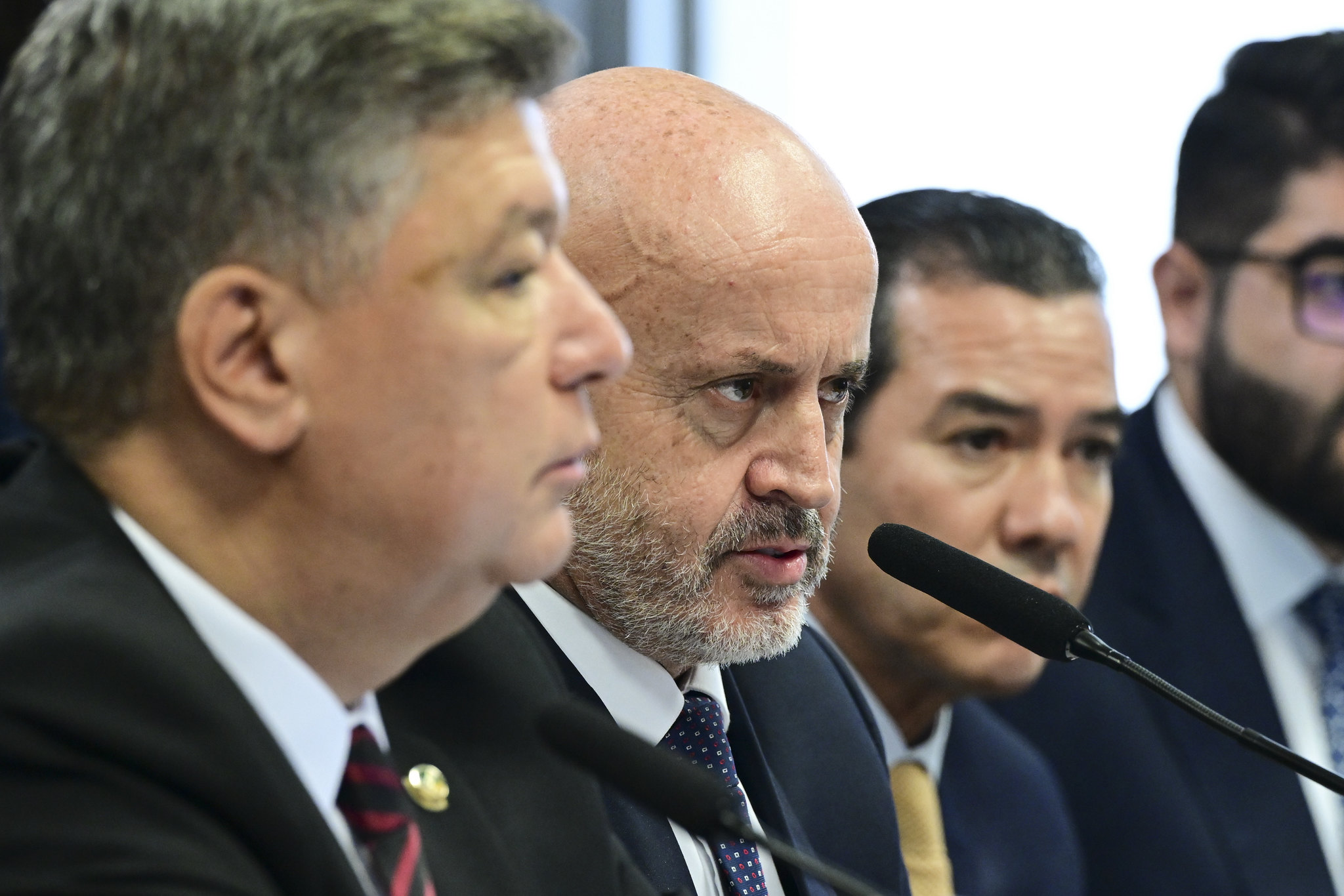 ‘Careca do INSS’ presta contas à CPMI e Zambelli volta às redes sociais