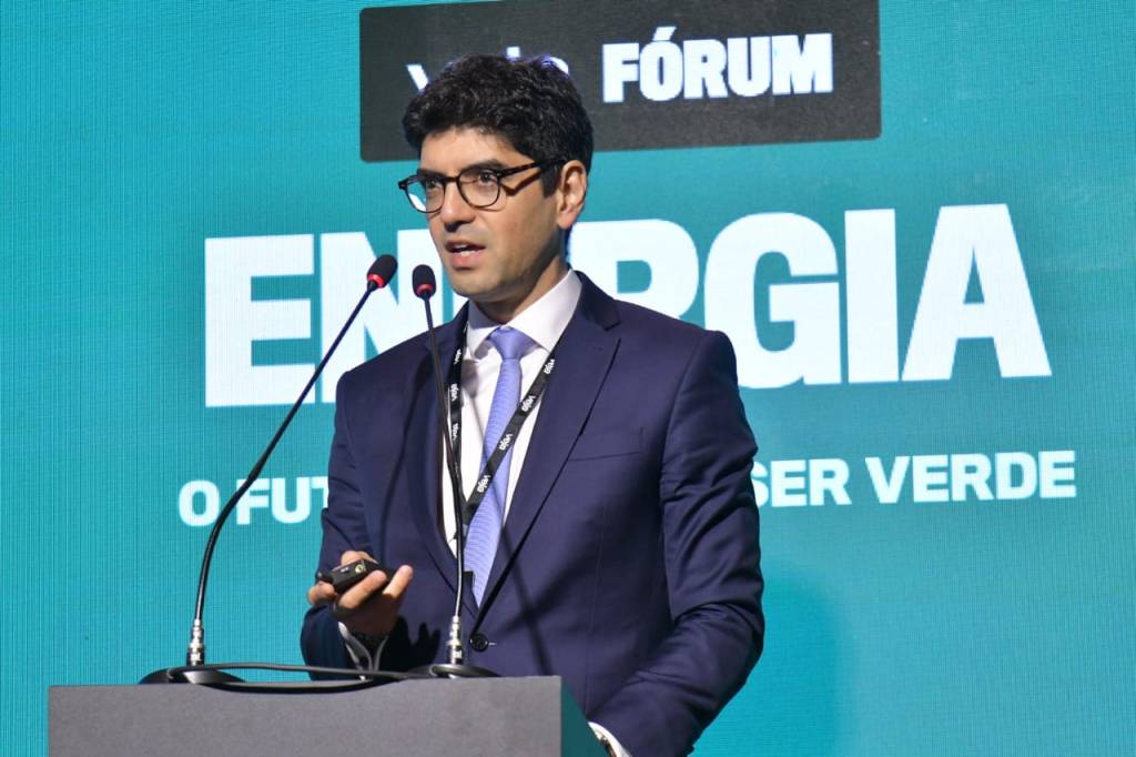 Brasil tem abundância natural e alto custo de capital no setor de energia, diz representante do BNDES