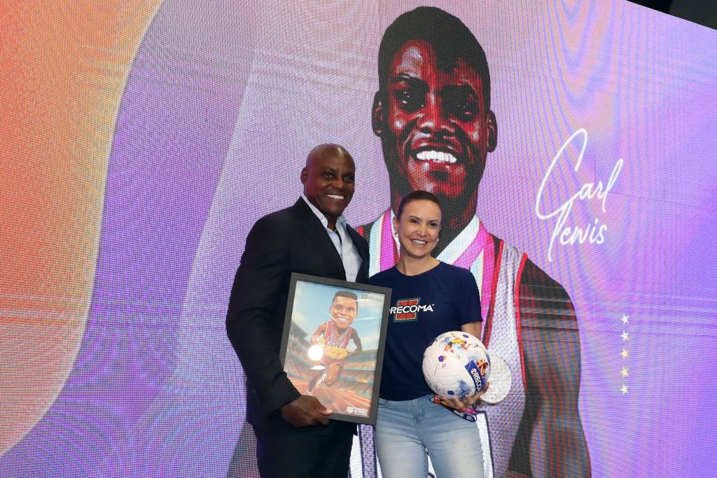 Lendas do atletismo: o presente de Maurren Maggi dado a Carl Lewis