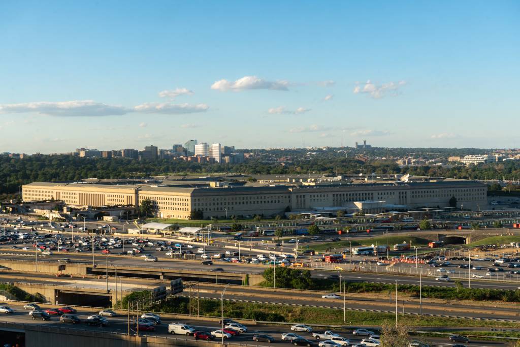 O objetivo de Trump em transformar Departamento de Defesa em Departamento de Guerra