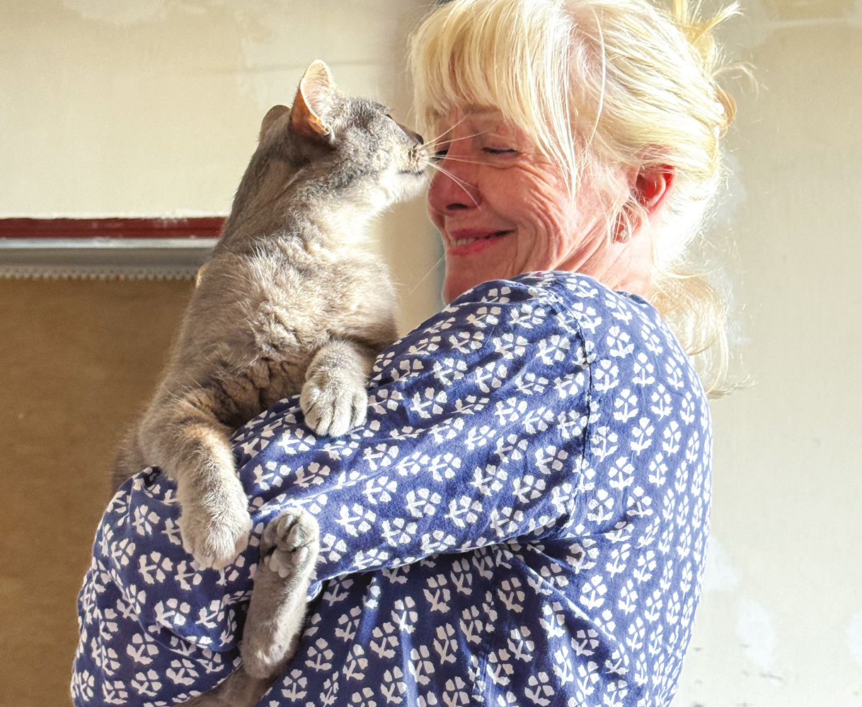 BOM DE PAPO - Idosa e seu felino: &ldquo;di&aacute;logos&rdquo; garantem fluidez na fala