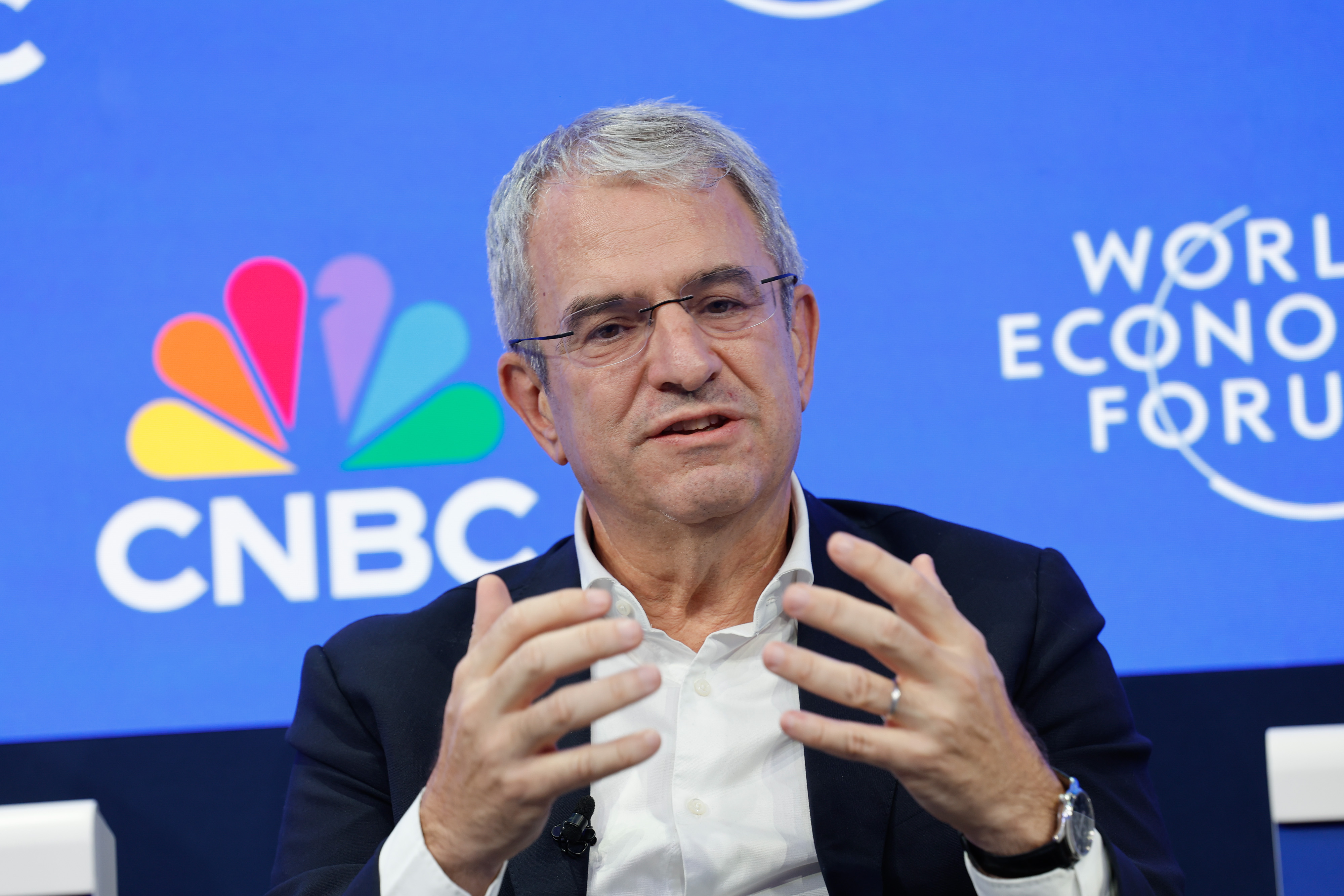 Nestlé demite CEO por relacionamento com funcionária