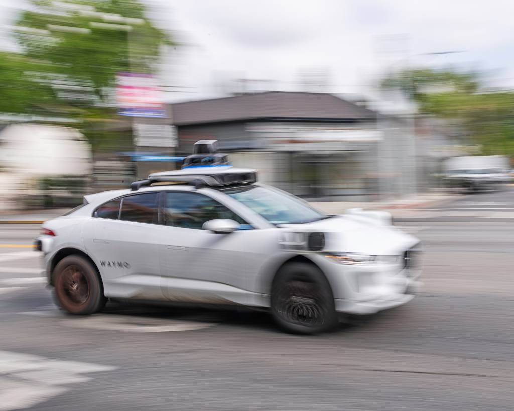 Carro da empresa de robotaxi veiculo autonomo  Waymo